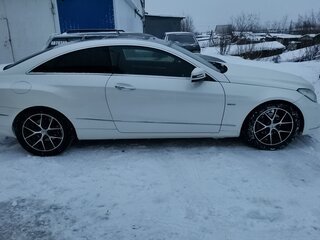 2010 Mercedes-Benz E-Класс 200 5G-Tronic IV (W212, S212, C207), белый, 1300000 рублей, вид 3