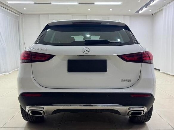 2022 Mercedes-Benz GLA 180 II (H247), белый - вид 4
