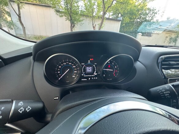 2017 Jaguar F-Pace I, чёрный, 2650000 рублей - вид 4