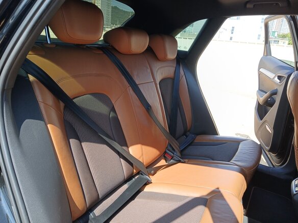 2015 Audi Q3 I (8U) Рестайлинг, чёрный, 1900000 рублей - вид 9