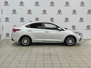 2017 Hyundai Solaris II, серебристый, 1095000 рублей, вид 4