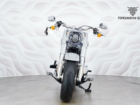2024 Harley-Davidson Fat Boy, серый, 2577000 рублей, вид 4