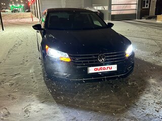 2015 Volkswagen Passat (North America and China) I Рестайлинг, чёрный, 1735000 рублей, вид 3