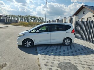 2017 Honda Freed+ II, белый, 1380000 рублей, вид 5