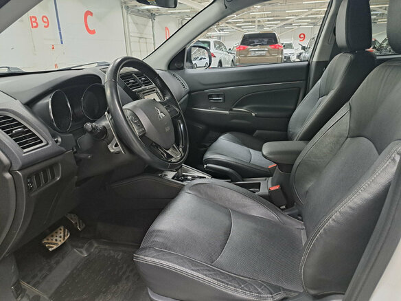2018 Mitsubishi ASX I Рестайлинг 2, белый, 1640000 рублей - вид 15