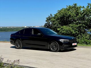 2017 BMW 5 серии 520d xDrive VII (G30/G31/G38), чёрный, 2650000 рублей, вид 5