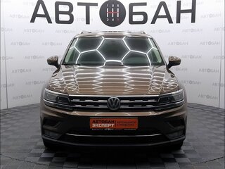 2017 Volkswagen Tiguan II, коричневый, 2460000 рублей, вид 2