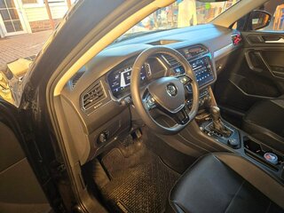 2021 Volkswagen Tiguan Allspace II, чёрный, 2850000 рублей, вид 3
