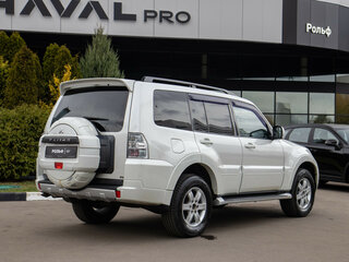 2013 Mitsubishi Pajero IV Рестайлинг 1, белый, 1798000 рублей, вид 4