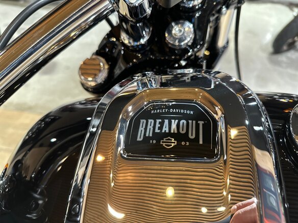 2024 Harley-Davidson Breakout, чёрный, 3400000 рублей - вид 11