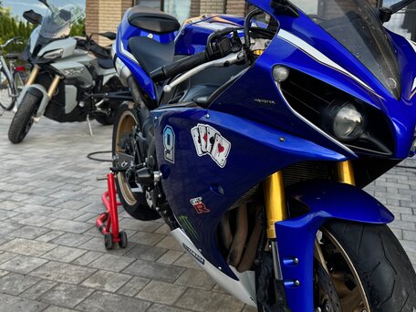 2012 Yamaha YZF-R1, синий, 800000 рублей, вид 2