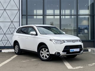 2014 Mitsubishi Outlander III, белый, 1249000 рублей, вид 3