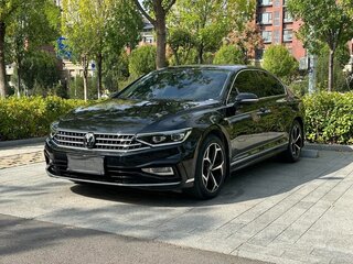2023 Volkswagen Magotan B8 Рестайлинг, чёрный, 1430000 рублей, вид 1