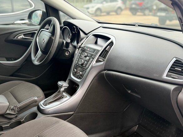 2014 Opel Astra J Рестайлинг, чёрный, 835000 рублей - вид 9