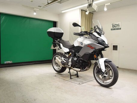 2021 BMW F 900 XR, белый, 977000 рублей, вид 3