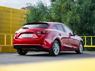 2018 Mazda 3 III (BM) Рестайлинг, красный, 1749000 рублей, вид 4