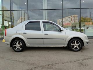 2013 Renault Logan I Рестайлинг, серебристый, 429000 рублей, вид 4