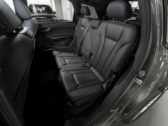 2021 Audi Q7 45 TFSI II (4M) Рестайлинг, серый, 5000000 рублей - вид 12