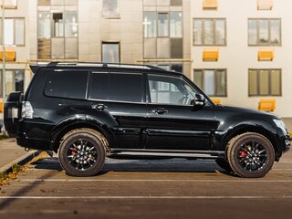 2014 Mitsubishi Pajero IV Рестайлинг 2, чёрный, 2999999 рублей, вид 4