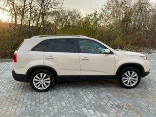 2011 Kia Sorento II, бежевый, 1400000 рублей, вид 4