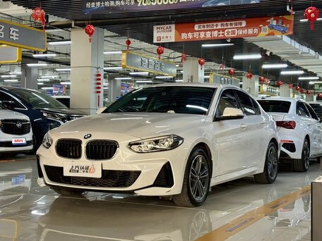 2022 BMW 1 серии 120i III (F52) Рестайлинг, белый, 2135000 рублей, вид 1