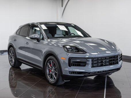 2024 Porsche Cayenne S E-Hybrid Coupé III Рестайлинг, серый, 17700000 рублей, вид 3