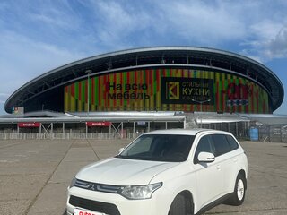 2013 Mitsubishi Outlander III, белый, 1200000 рублей, вид 2