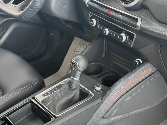 2025 Audi Q2 L 35 TFSI I Рестайлинг, серый, 3370000 рублей - вид 11