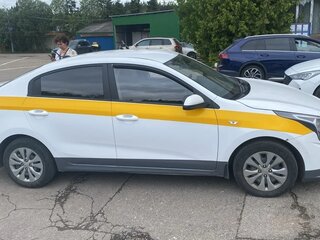 2022 Kia Rio IV Рестайлинг, белый, 1300000 рублей, вид 4