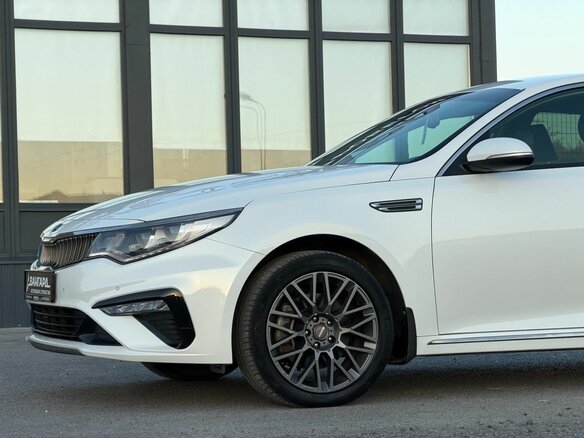 2018 Kia Optima IV Рестайлинг, белый, 2150000 рублей - вид 7