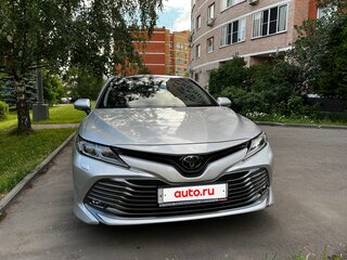 2018 Toyota Camry VIII (XV70), серебристый, 2700000 рублей, вид 1