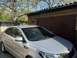2011 Kia Rio 4-speed III, серебристый, 750000 рублей, вид 3
