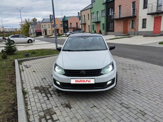 2018 Volkswagen Polo V Рестайлинг, белый, 1155000 рублей, вид 3