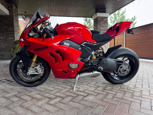 2024 Ducati Panigale V4, красный, 3150000 рублей