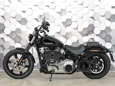 2025 Harley-Davidson Street Bob, чёрный, 1999000 рублей, вид 4