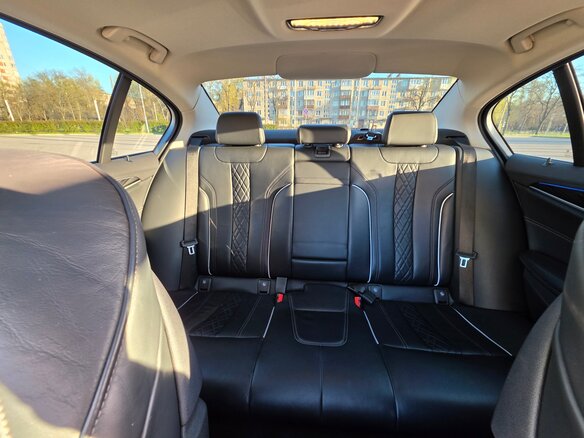 2019 BMW 5 серии 520d VII (G30/G31/G38), чёрный, 4200000 рублей - вид 9
