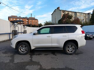 2010 Toyota Land Cruiser Prado 150 Series, белый, 2650000 рублей, вид 2