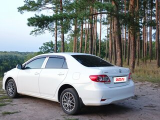 2011 Toyota Corolla X (E140, E150) Рестайлинг, белый, 1080000 рублей, вид 3