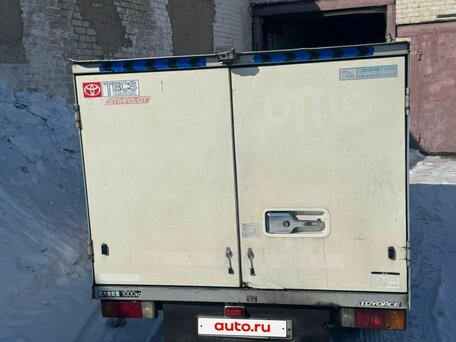 2002 Toyota Hino, красный, 1350000 рублей, вид 4