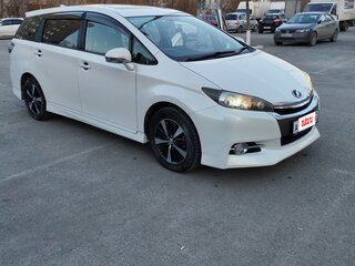 2013 Toyota Wish II Рестайлинг, белый, 1550000 рублей, вид 3
