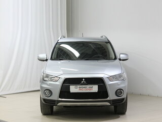 2010 Mitsubishi Outlander II Рестайлинг, серебристый, 945000 рублей, вид 2