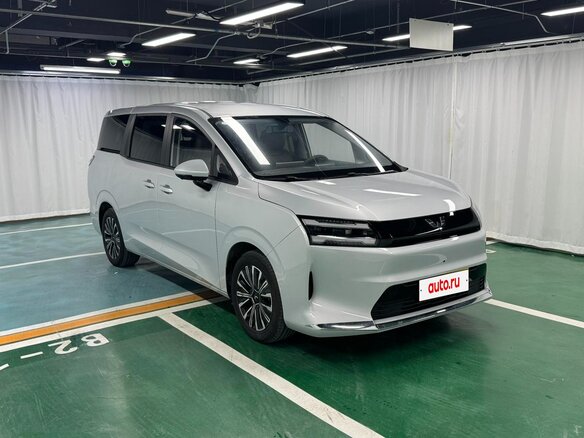 2026 Wuling Starlight 730, серебристый