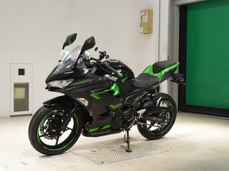 2022 Kawasaki Ninja 400, чёрный, 650000 рублей, вид 3