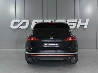 2021 Volkswagen Touareg III, чёрный, 5699000 рублей, вид 4