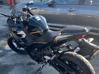 2019 Kawasaki Ninja 400, чёрный, 690000 рублей, вид 3