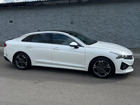 2020 Kia K5 III, белый, 2450000 рублей, вид 3