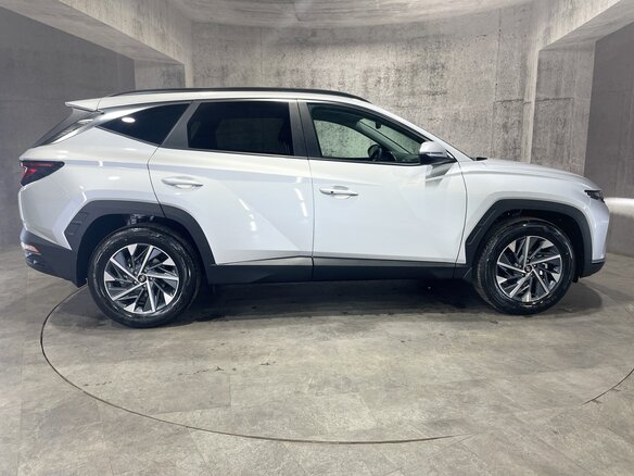 2026 Hyundai Tucson IV Рестайлинг, серебристый, 4950000 рублей - вид 4