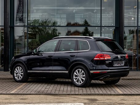 2015 Volkswagen Touareg II Рестайлинг, чёрный, 2325000 рублей, вид 4