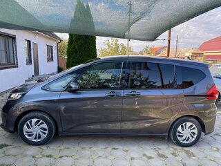 2018 Honda Freed II, серый, 1600000 рублей, вид 4