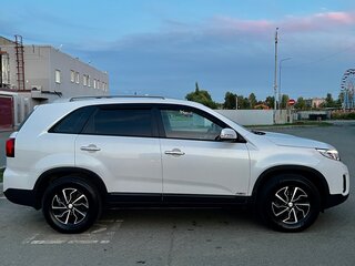 2018 Kia Sorento II Рестайлинг, белый, 2150000 рублей, вид 4